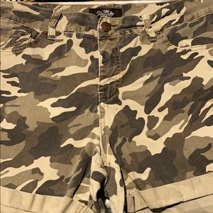 Royalty for me shorts